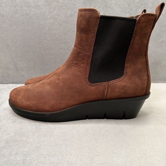 Womens 8-8.5 / EU 39 Ecco Skyler Ankle Boots Brown Nubuck Chelsea Wedge EUC - Picture 3 of 9
